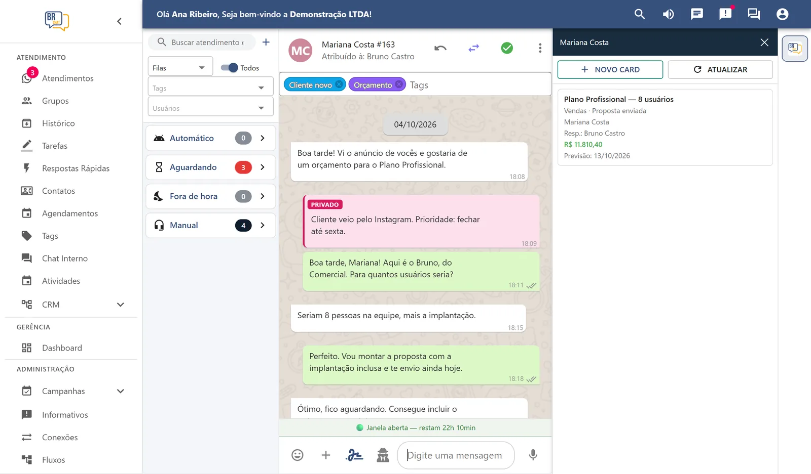 Conversa com o cliente e painel de oportunidades do CRM lado a lado no BRChat